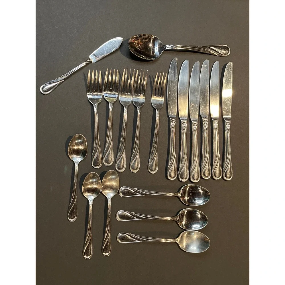 Pfaltzgraff Glennbrook Lot Of 19 Misc flatware